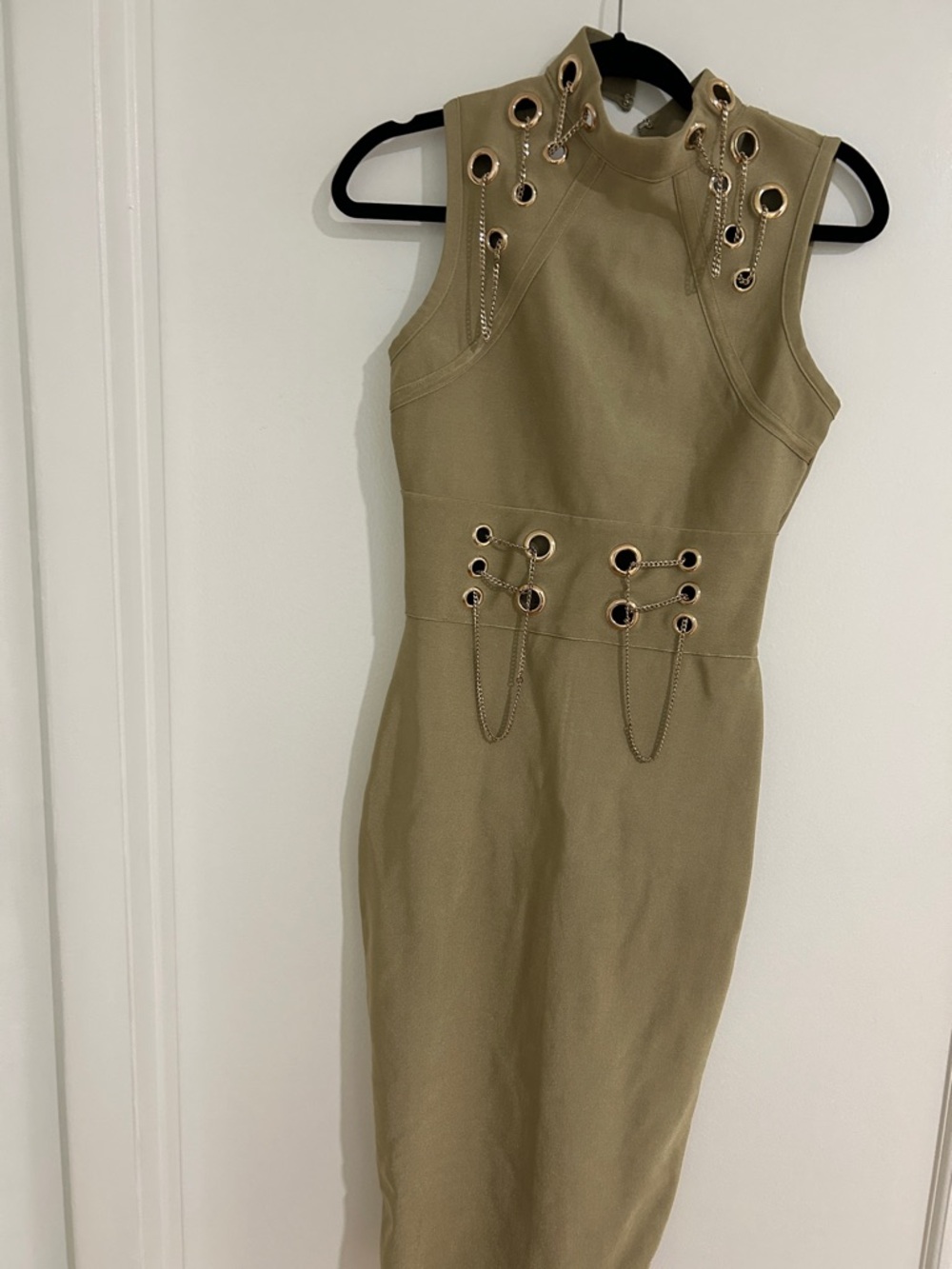 Sleeveless Olive Chain-Accent Bodycon Dress